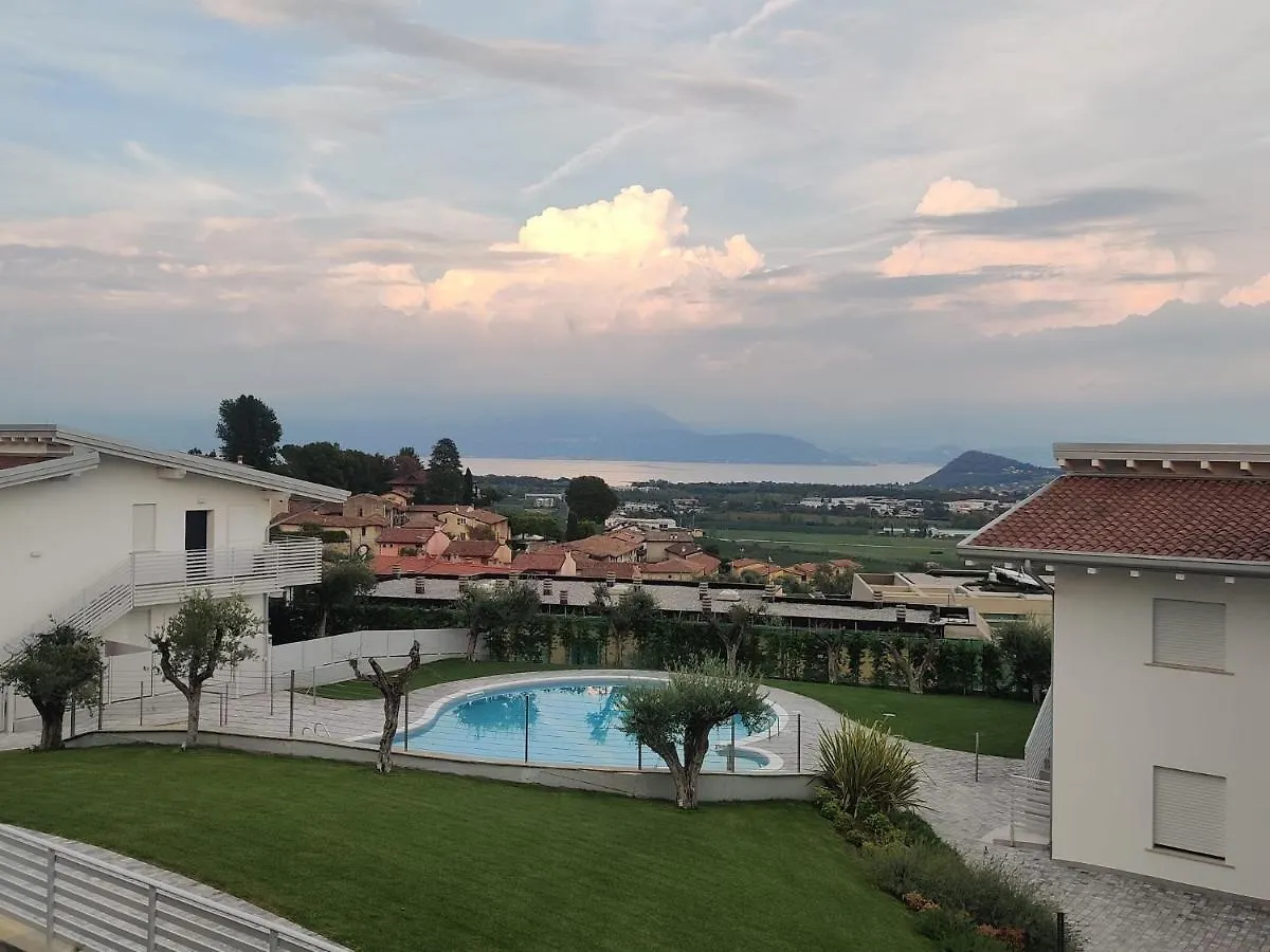 Bilocale In Residence Vista Lago Con Piscina Polpenazze del Garda Italy