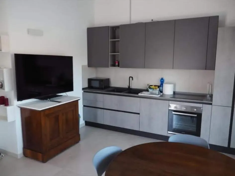 Apartment Bilocale In Residence Vista Lago Con Piscina Polpenazze del Garda Italy
